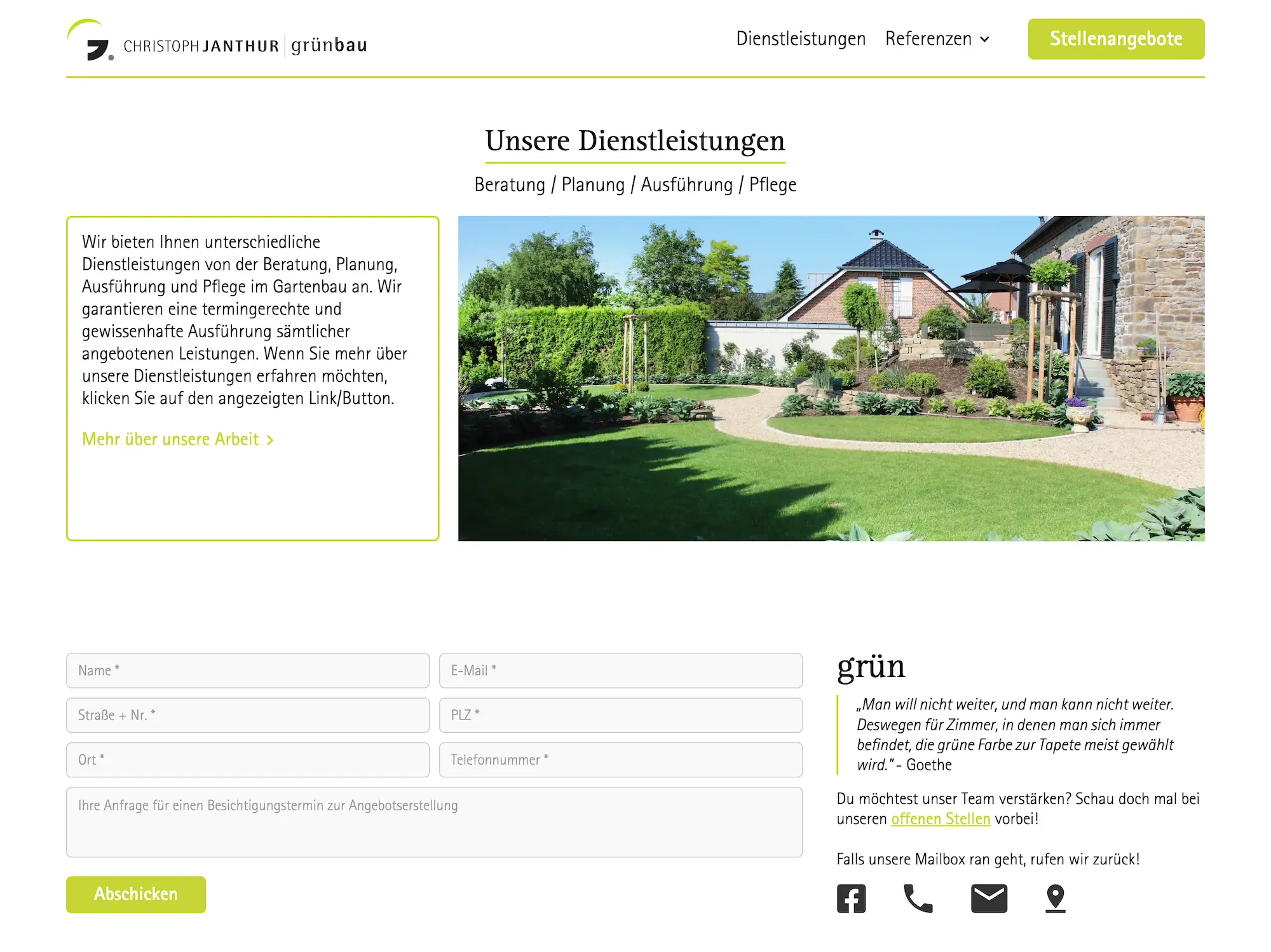 Professionell gestalteter Garten mit Gehwegen und abwechslungsreicher Bepflanzung an einem sonnigen Tag, präsentiert von Christoph Janthur Grünbau